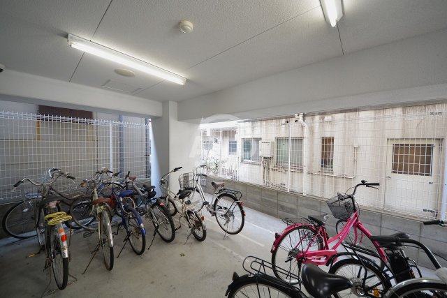 FLAT34上本町　五条小学校区のその他共用部分|FLAT34上本町　駐輪場