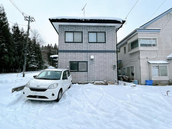 三戸郡三戸町大字梅内字蕨久保の駐車場