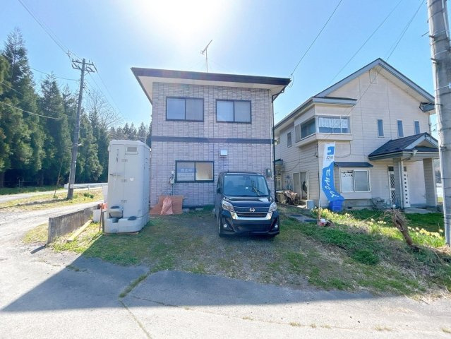 三戸郡三戸町大字梅内字蕨久保の駐車場|【リフォーム後】並列2台駐車可能です。