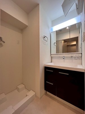 【設備】 | グランディア大阪ノース | 洗濯機置き場です