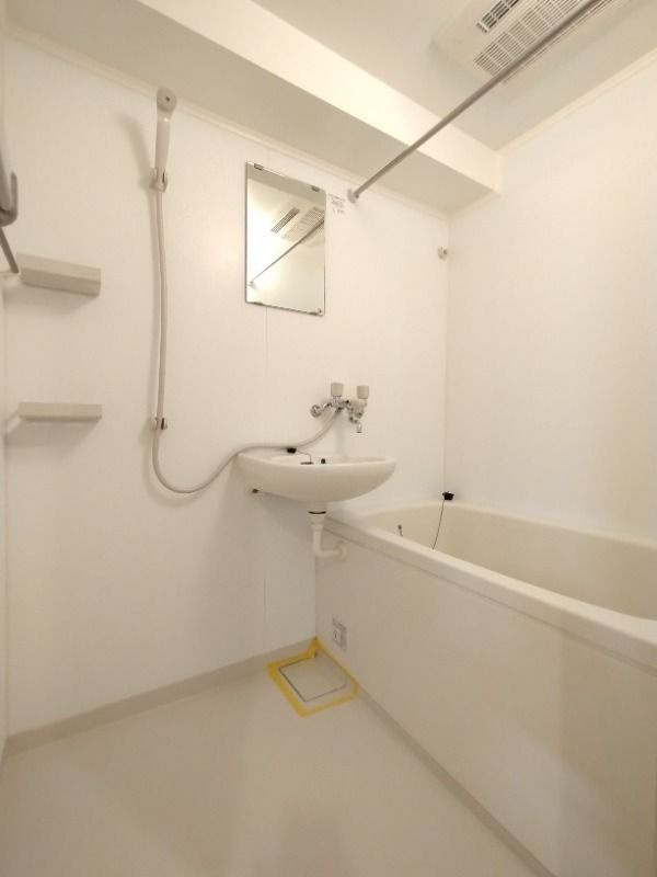 クレイシア北千束の浴室