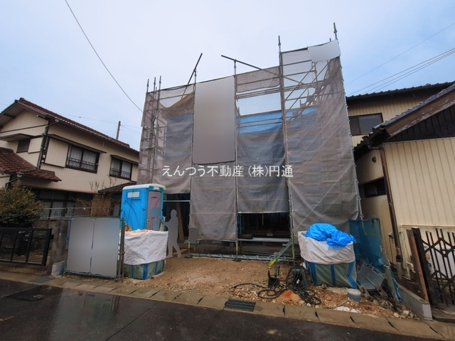 ファーストタウン第2南原山町赤土の前面道路含む現地写真