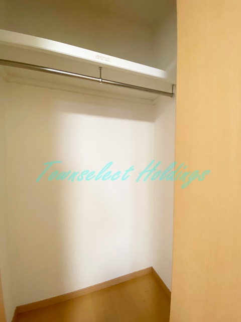 アムール横須賀中央の収納|ポール付きで使い勝手の良いクローゼット♪