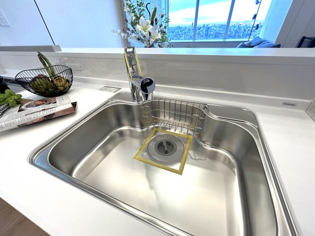 ステーションプラザタワーのキッチン|キッチンにはディスポーザーがついている為、お部屋の中に生ごみを留めておく必要がなく、清潔な空間を保てます。