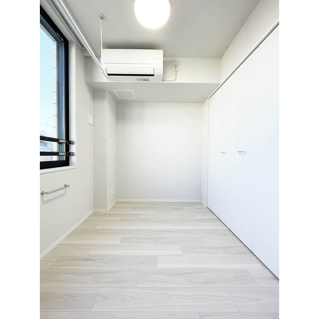 ラ・ペルラ下北沢の居間・リビング