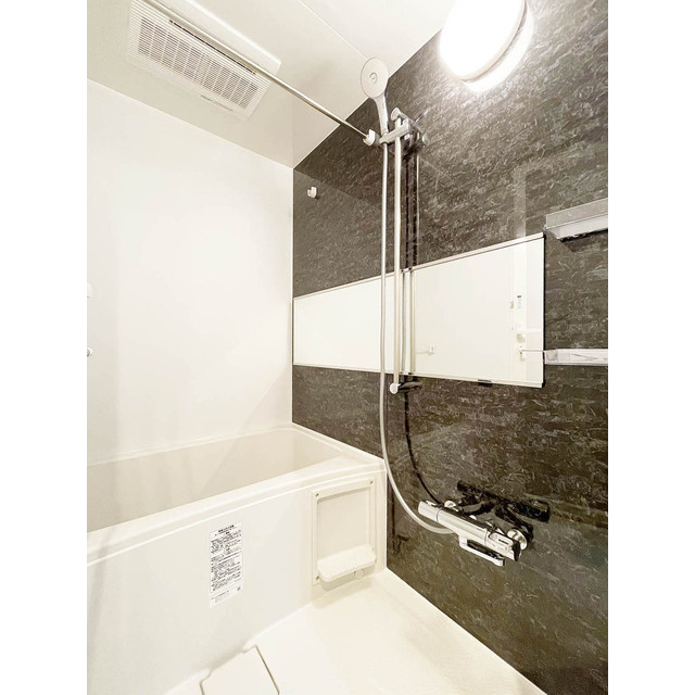 ラ・ペルラ下北沢の浴室