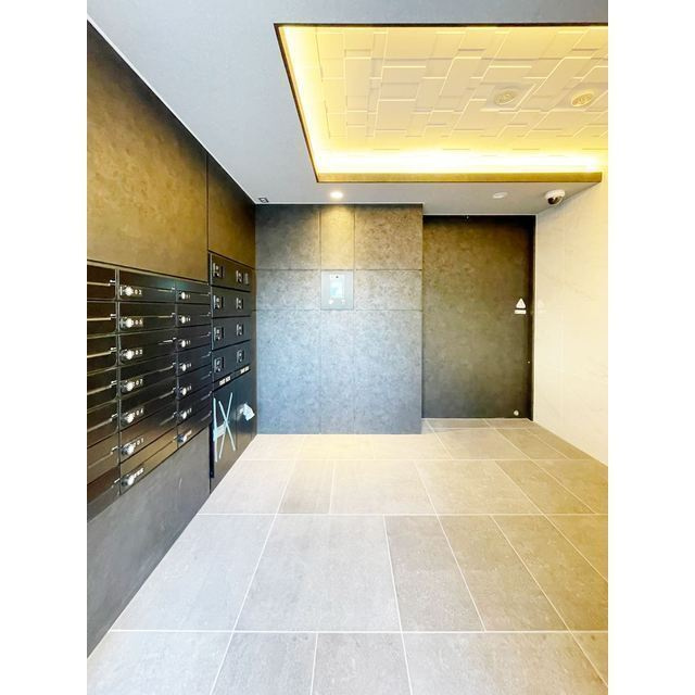 ラ・ペルラ下北沢のエントランス