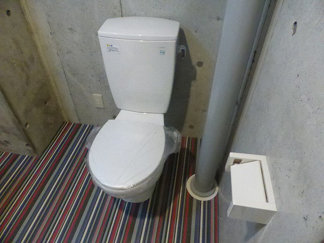 チェメントのトイレ