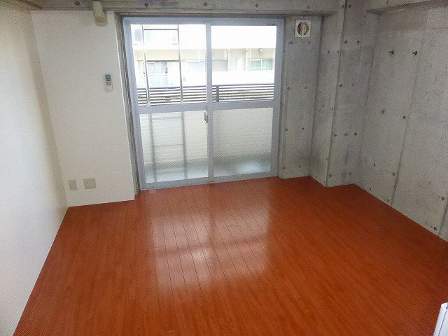 チェメントの洋室