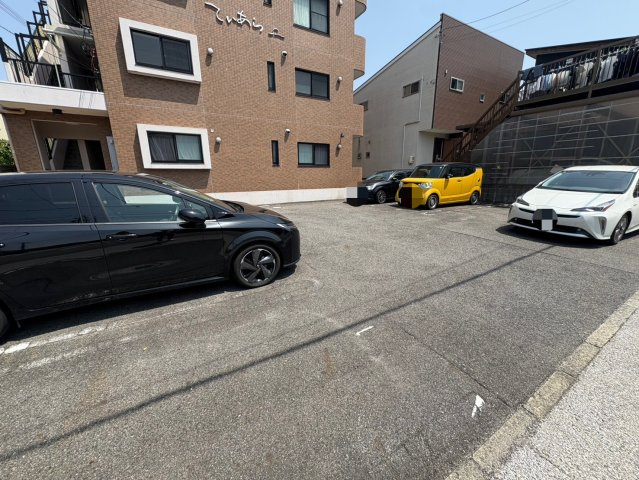 てぃあらSamの駐車場