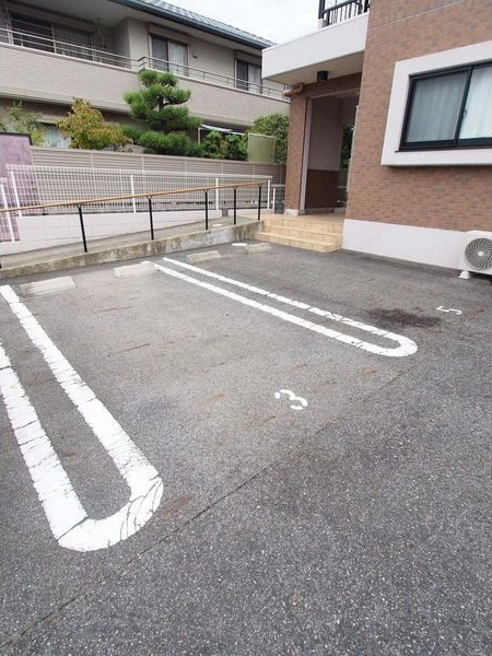 てぃあらSamの駐車場