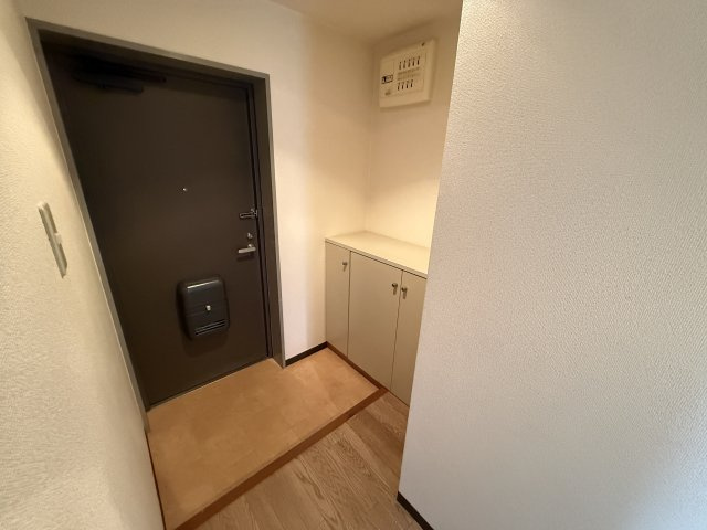 ツインフィールド壱番館の玄関