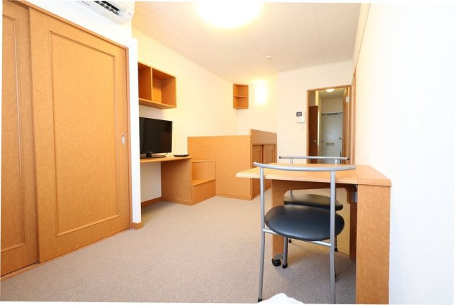 レオパレス長谷川の居間・リビング