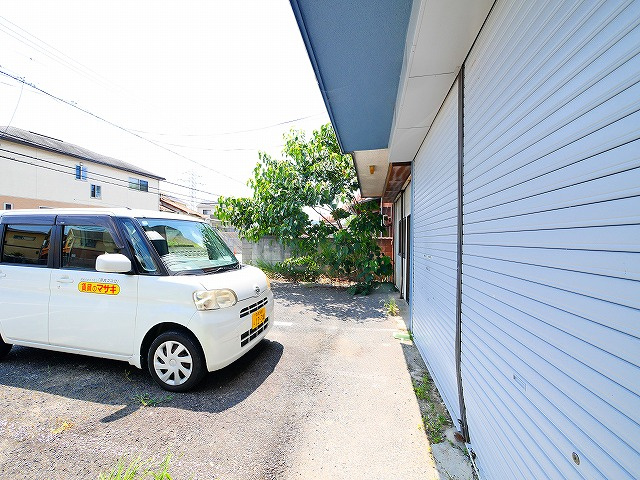 Revo郡山の駐車場|駐車スペースもあります