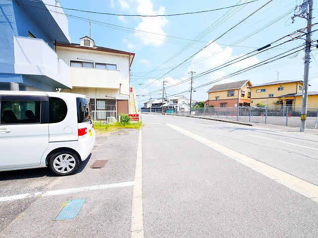 Revo郡山の駐車場|駐車場完備です