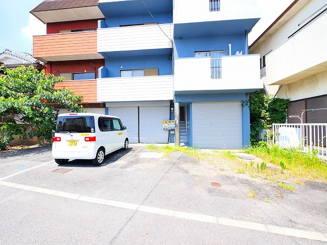 Revo郡山の駐車場|駐車スペースもあります