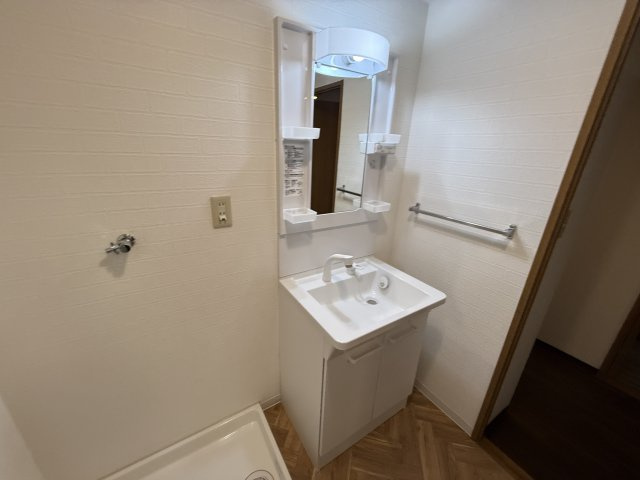 ヒルサイドガーデン千里山の独立洗面台