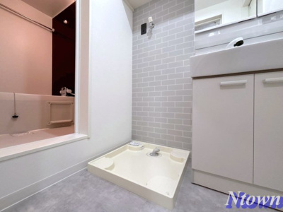 【設備】 | Revive黄金 | 洗濯機置き場です。