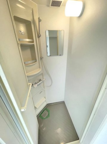 アズール東長崎のシャワールーム|同間取別部屋写真