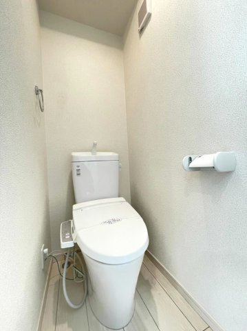 アズール東長崎のトイレ|同間取別部屋写真