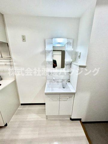 スカーレット江坂の洗面所|独立洗面