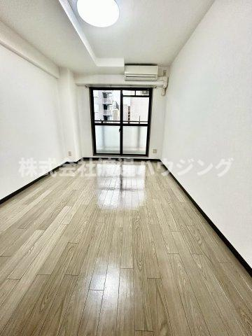 スカーレット江坂の寝室