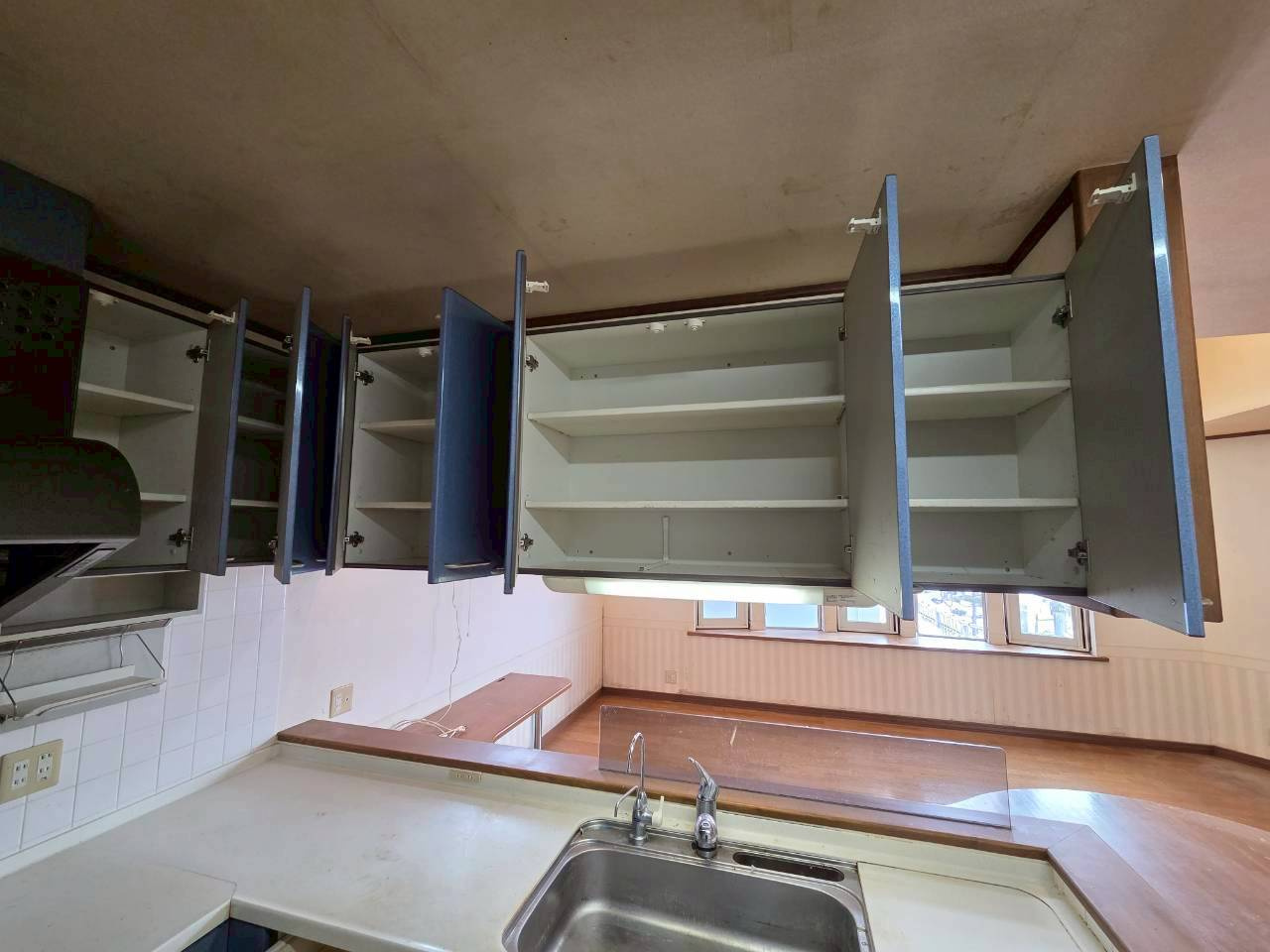 帯広市西9条南14丁目　中古住宅の収納|キッチン上部収納