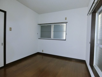 【洋室】 | 芦部町貸家