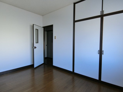 【洋室】 | 芦部町貸家