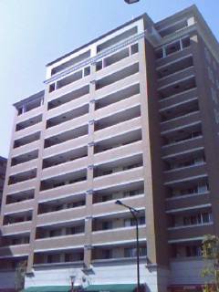 プラザハウスの外観