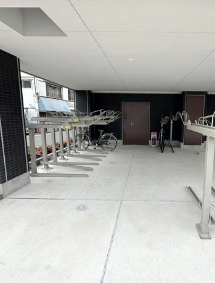 メゾンドシエルⅧのエントランス