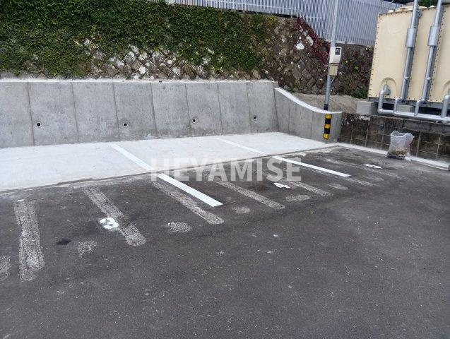デ・クメール西小路の駐車場|※同物件同室タイプの写真でございます※現況を優先します※