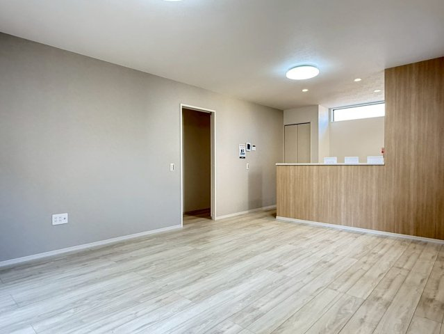 川越市今福4期　新築一戸建て　1号棟　の居間・リビング|こちらの居間で趣味の時間をお楽しみください