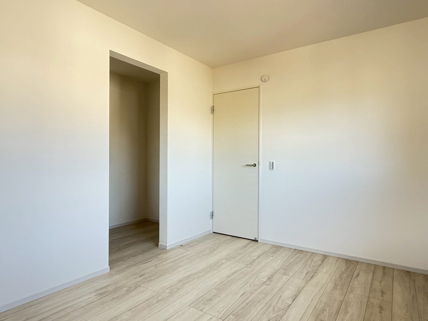 川越市今福4期　新築一戸建て　1号棟　の洋室|明るい洋室です