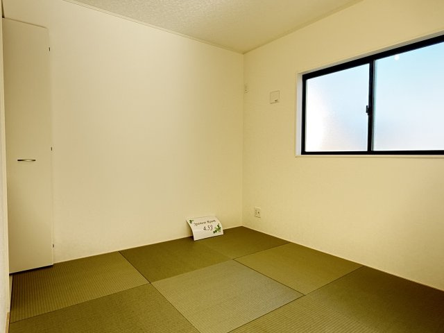 川越市笠幡第44　新築一戸建て　1号棟の和室|日本らしい落ち着いた雰囲気の和室です