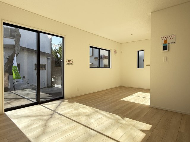 川越市笠幡第44　新築一戸建て　1号棟の居間・リビング|使いやすい居間です