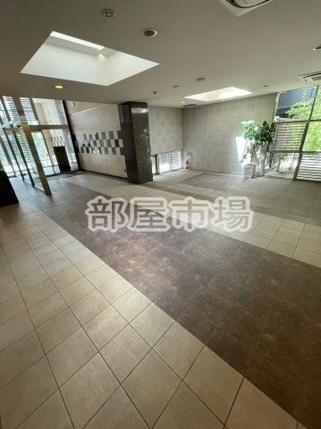 ライオンズクオーレ東京三ノ輪シティーゲートのロビー