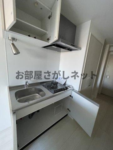 SAKURA AXIS NAKAITABASHI【おとり物件なし】#学生・社会人にオススメのキッチン|502号室参考写真です（PURE WHITE)