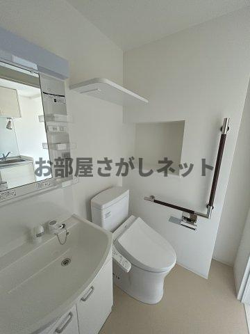 SAKURA AXIS NAKAITABASHI【おとり物件なし】#学生・社会人にオススメのトイレ|502号室参考写真です（PURE WHITE)