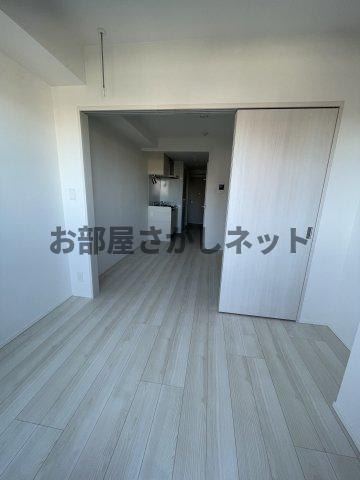 SAKURA AXIS NAKAITABASHI【おとり物件なし】#学生・社会人にオススメの居間・リビング|502号室参考写真です（PURE WHITE)