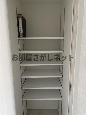 SAKURA AXIS NAKAITABASHI【おとり物件なし】#学生・社会人にオススメの収納|502号室参考写真です（PURE WHITE)