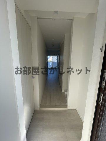 SAKURA AXIS NAKAITABASHI【おとり物件なし】#学生・社会人にオススメの玄関|502号室参考写真です（PURE WHITE)