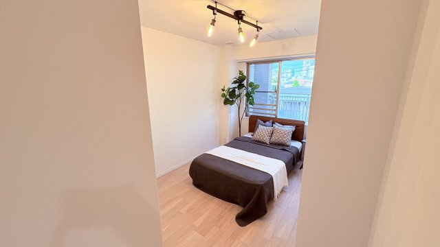 ★仲介手数料無料★グランドメゾン不動前（南東角住戸・吹き抜け・ロングポーチ付き　）の洋室