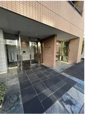 ★仲介手数料無料★グランドメゾン不動前（南東角住戸・吹き抜け・ロングポーチ付き　）のエントランス