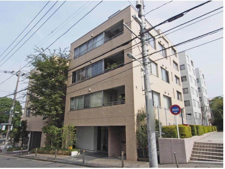 ★仲介手数料無料★グランドメゾン不動前（南東角住戸・吹き抜け・ロングポーチ付き　）の外観