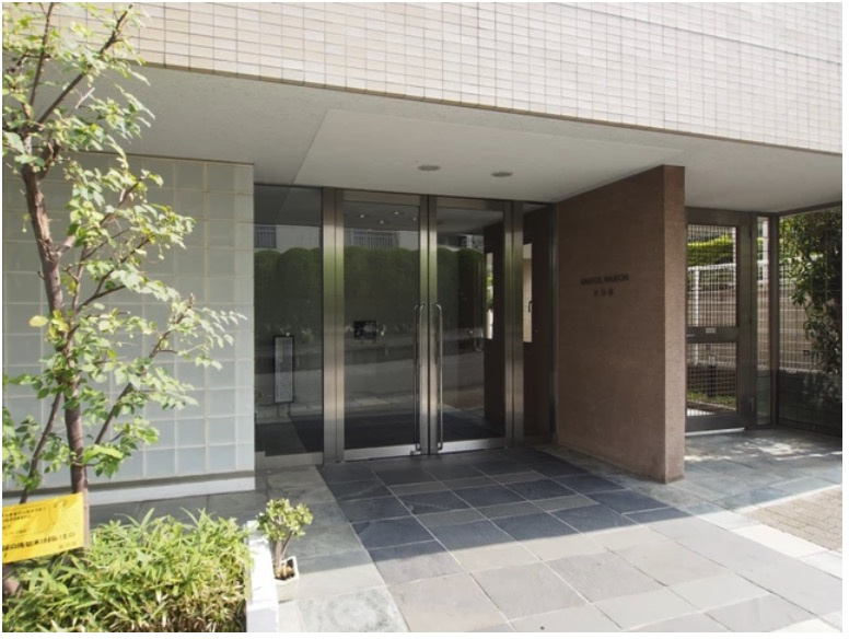 ★仲介手数料無料★グランドメゾン不動前（南東角住戸・吹き抜け・ロングポーチ付き　）のエントランス