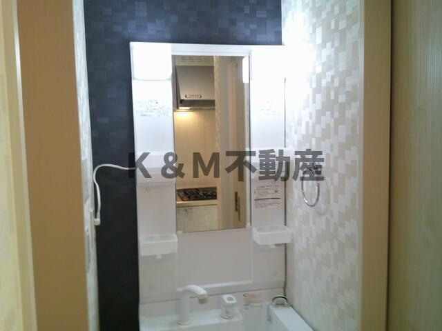 センチュリーオークＡ棟の洗面所|コンパクトで使いやすい洗面所