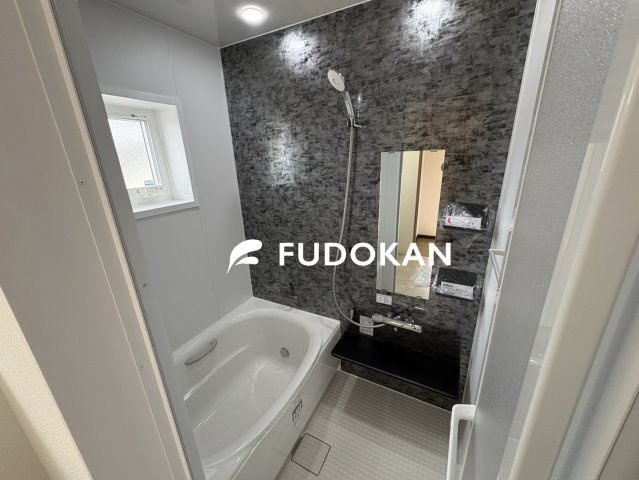 鶴岡市青柳町【中古住宅】の和室|リビングに隣接した1階和室です。