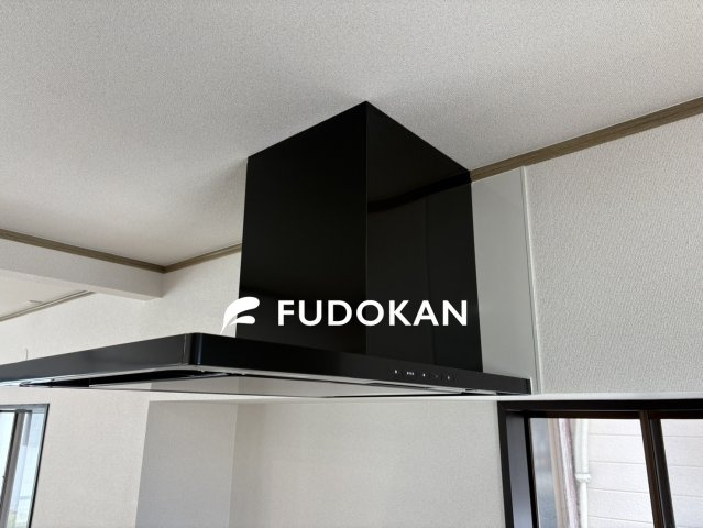 鶴岡市青柳町【中古住宅】のキッチン|広々ワイドなキッチンは料理がしやすく快適です。