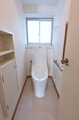 【トイレ】 | 太田市大原町　中古住宅 | お手入れしやすいタンク一体型のトイレに交換しました。